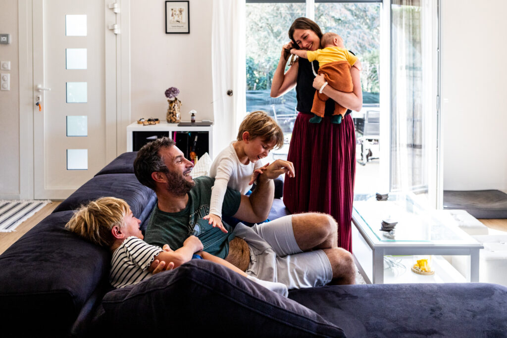 differences entre reportage et seance photo famille expliquees par camille piovesan