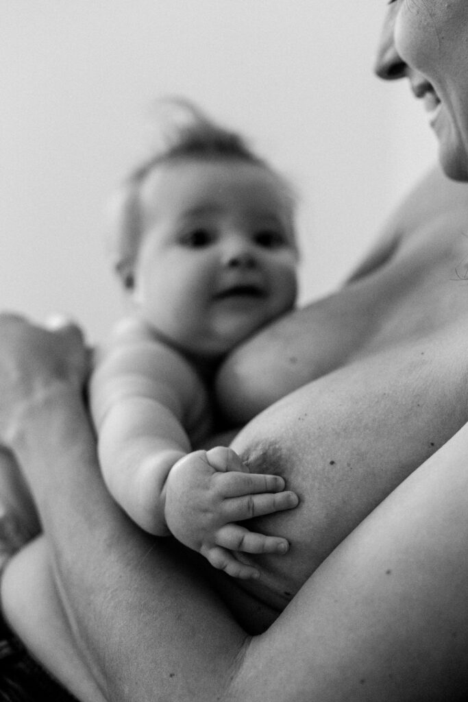 photo-maternite-bebe-allaitement-maman-enfant